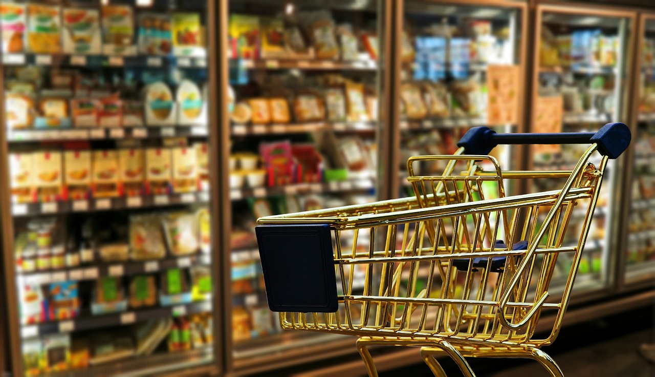 Con gamba ingessata e stampella rapina supermercato di Palermo e fugge via