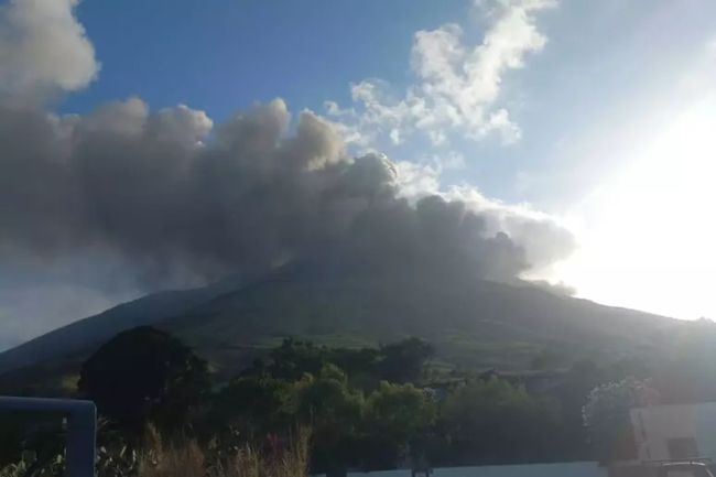 Stromboli, nuova esplosione con ricaduta di cenere