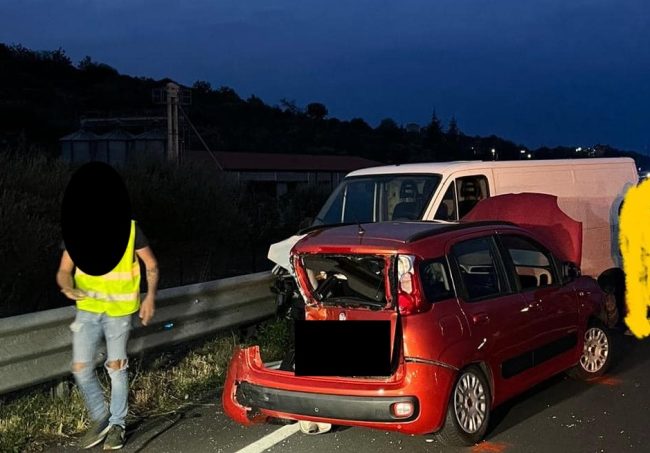 Incidente a Bronte, cinque feriti sulla Statale 284