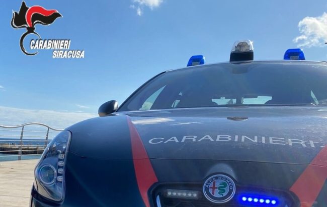 Picchia, minaccia e insulta la fidanzata: scatta divieto di avvicinamento per 27enne di Avola