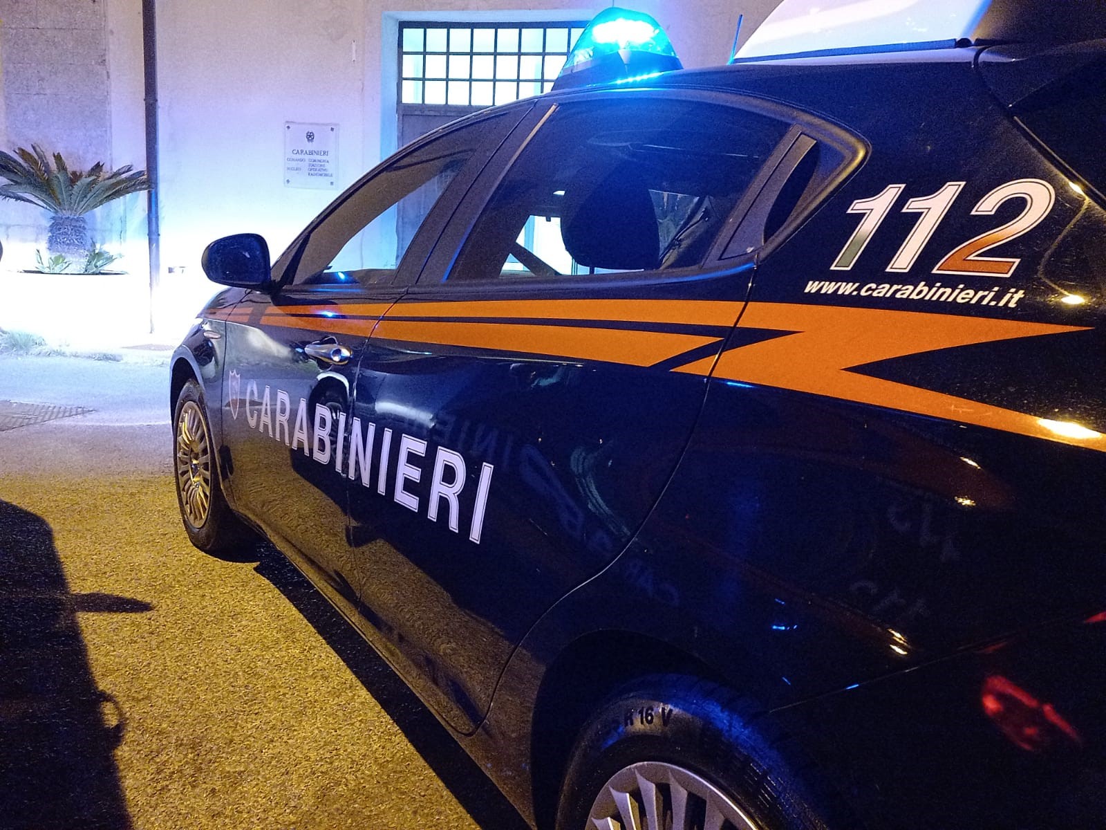 In bicicletta con la droga, arrestato 25enne