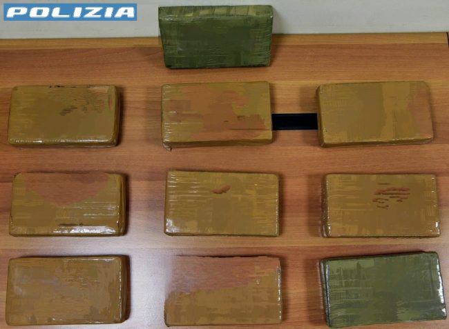 Arrestati tre uomini con tre milioni di euro di cocaina purissima sulla Catania-Ragusa – VIDEO