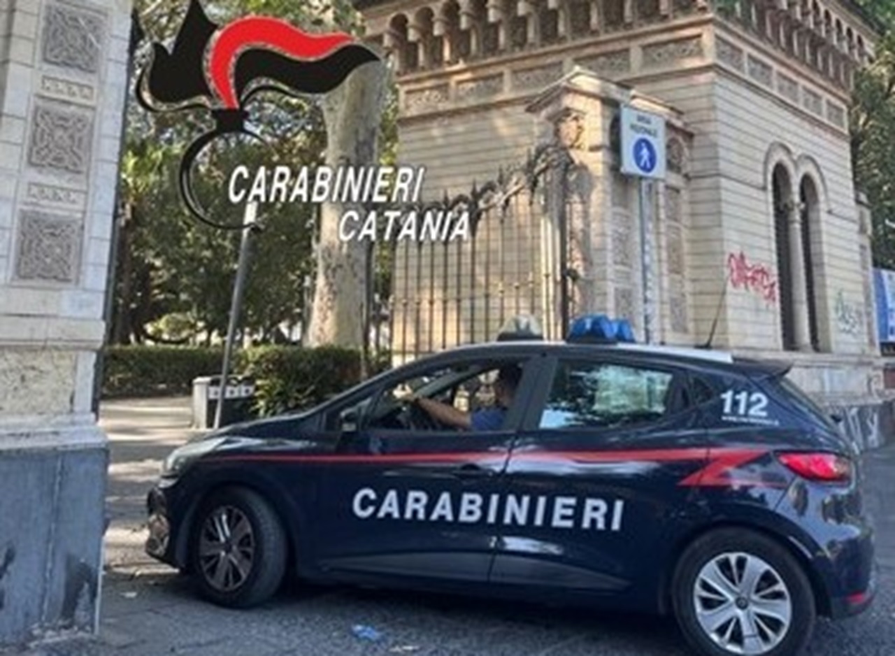 Catania, vendeva “erba” alla Villa Bellini: in manette pusher 19enne