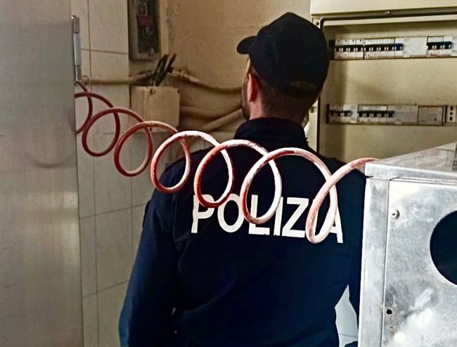 Furto di energia elettrica al Borgo, salumeria-rosticceria da 13 anni allacciata abusivamente