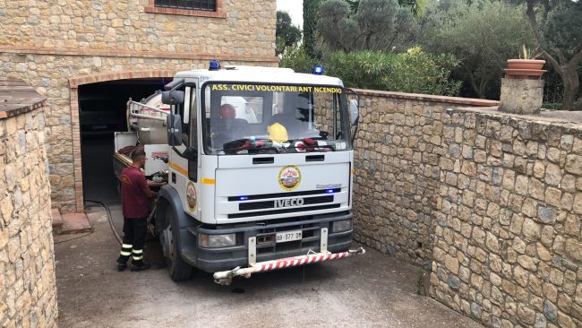 Caltanissetta, operazione “Fontanelle”: nel primo giorno distribuiti 149mila litri d’acqua