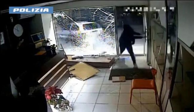 Biancavilla, dai domiciliari al carcere: aggravamento della misura per un 34enne