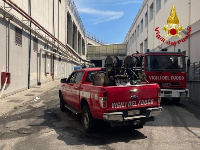 Incendio al Garibaldi Nesima di Catania: ambulatori evacuati