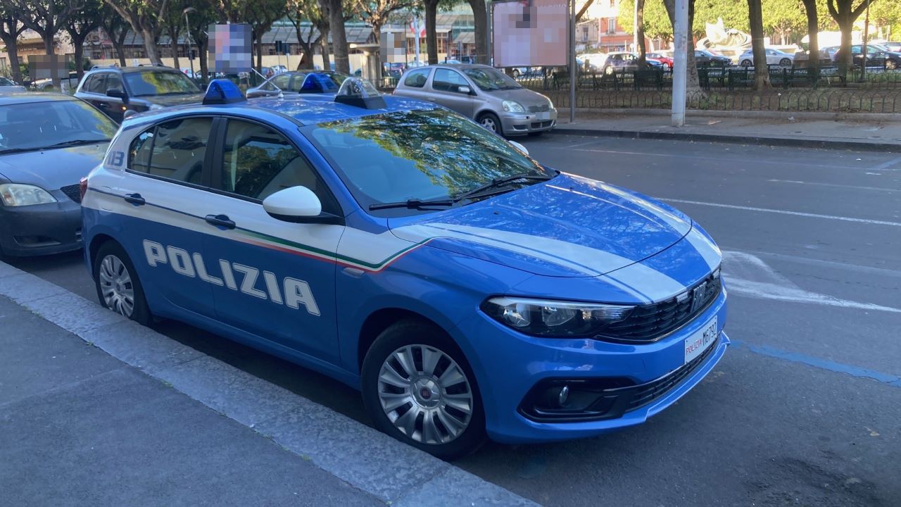 Catania, aggredisce poliziotti e operatori sanitari: denunciato 42enne straniero