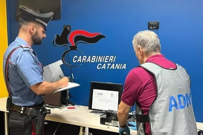 Catania, scoperto casino clandestino dentro chiosco bar: giro d’affari di oltre 1 milione di euro