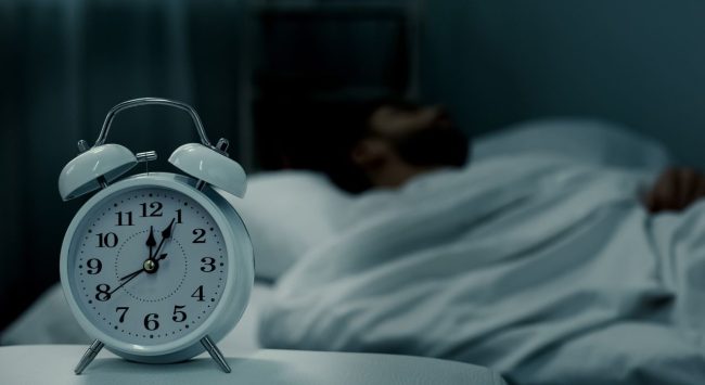 Dormire poco o male, quali sono le cause e i possibili rimedi