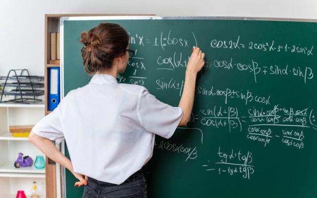 Oltre cento docenti esclusi dalle immissioni in ruolo: i deputati Safina e Chimici chiamano la Regione