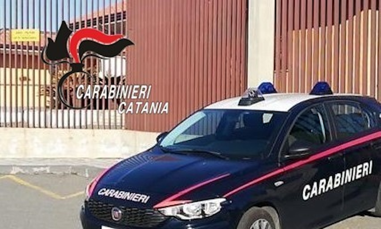 Evade i domiciliari per fare un giro in scooter: arrestato nuovamente 48enne nel Catanese