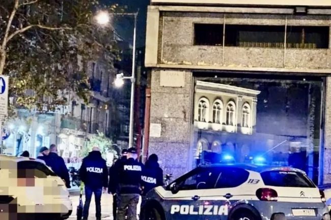 Catania, rubava cellulari travestito da donna