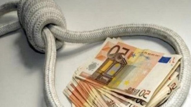 È ai domiciliari ma tenta “cavallo di ritorno”: 39enne finisce in carcere