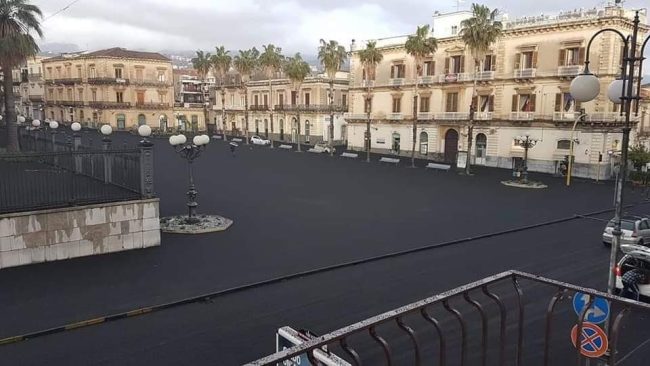 Etna, il sindaco di Giarre dispone nuove misure per la rimozione della cenere vulcanica