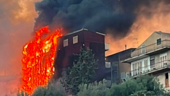 Vasto rogo a Francofonte, più di 12 ore per domare le fiamme