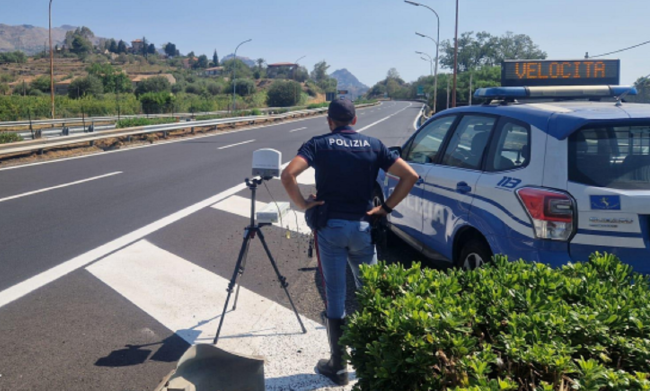 Polizia Stradale contro gli eccessi di velocità: da domani i controlli su A18 e A20