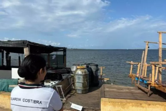 Zattere affittate per aperitivi al tramonto nella riserva dello Stagnone: sequestrate