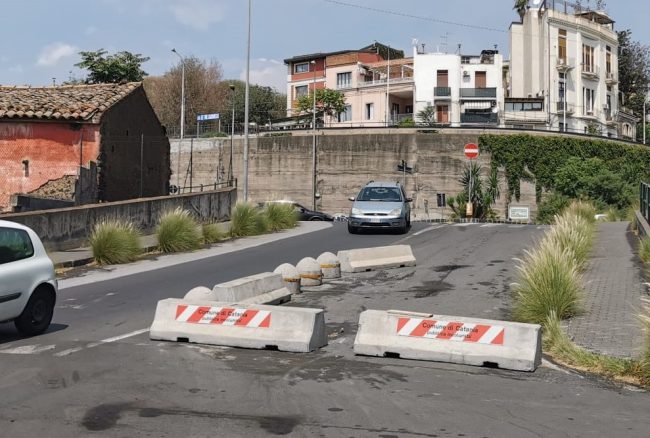 “Rimuovere i blocchi di cemento dalla zona nord di via Caronda”, la richiesta del presidente del III municipio di Catania