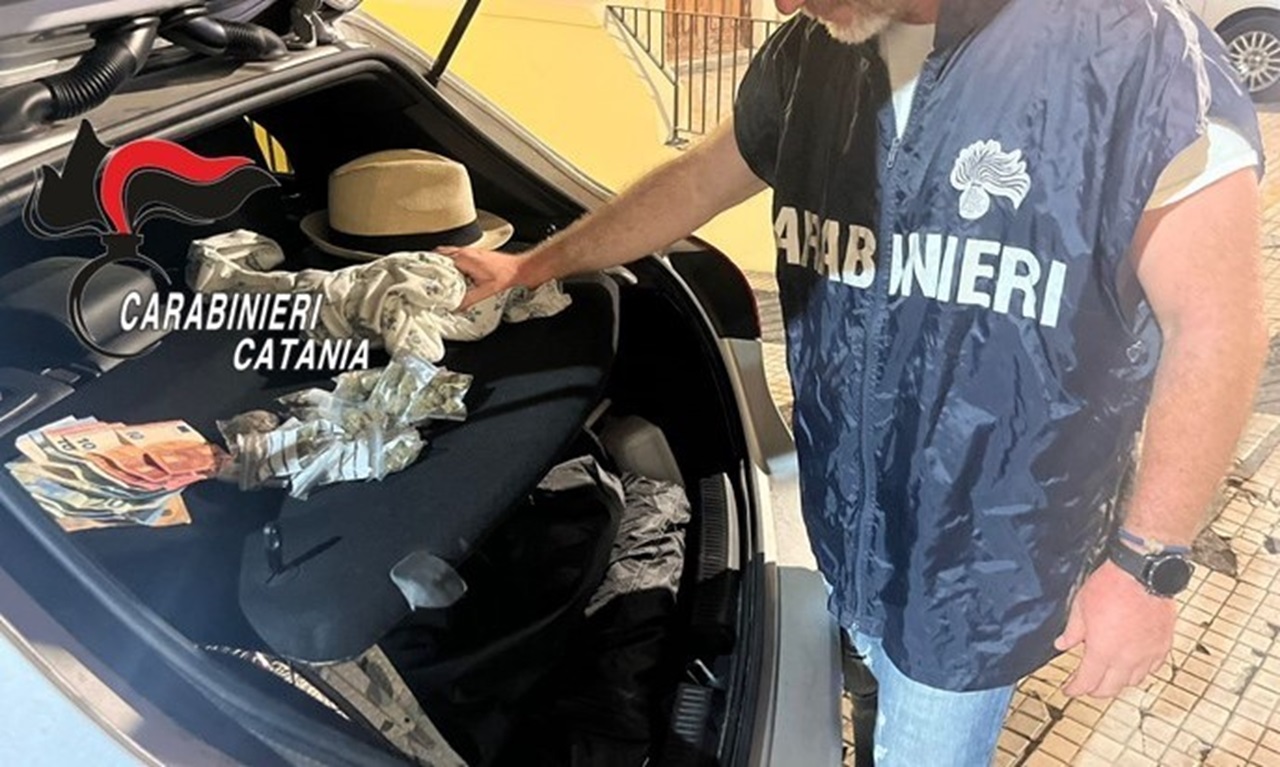 Catania, fattorino di droga a domicilio: pusher arrestato