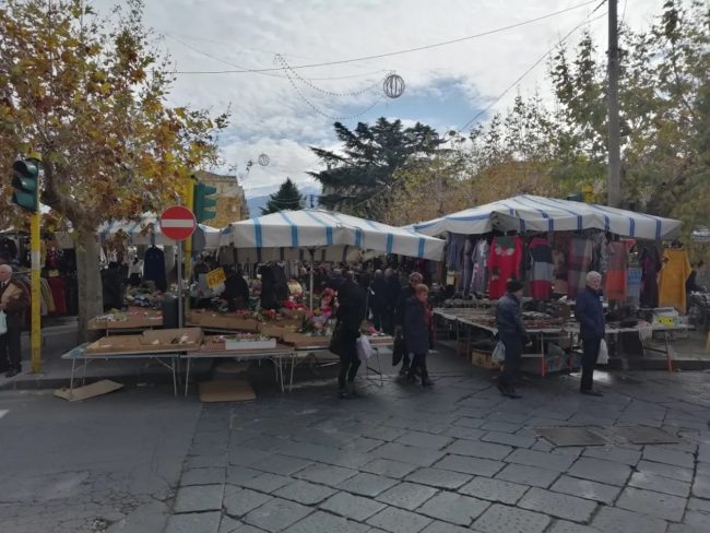 Randazzo si prepara a riallestire il suo centenario mercato domenicale, ma c’è il dilemma sulla sede