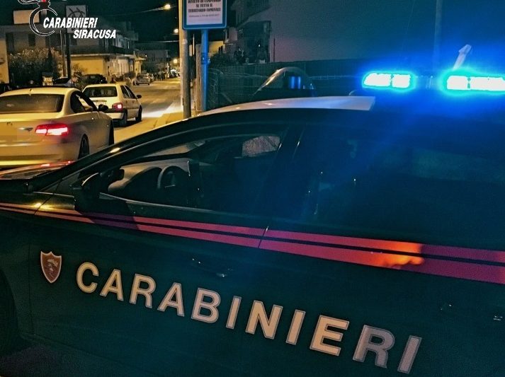 Giovane di Augusta condannato per spaccio; denunciato uomo per evasione