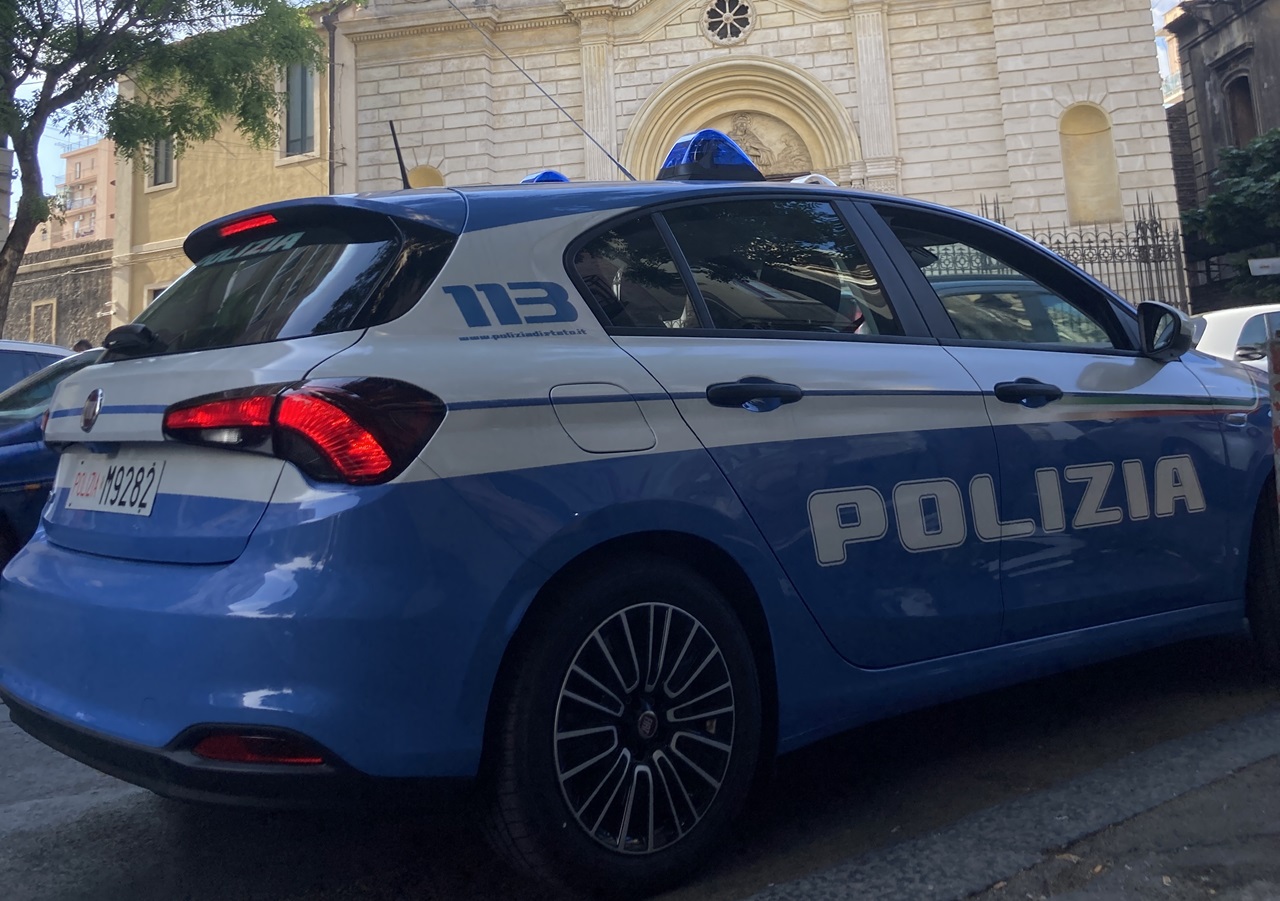 Catania, beccato tunisino irregolare e disposti 5 sequestri amministrativi