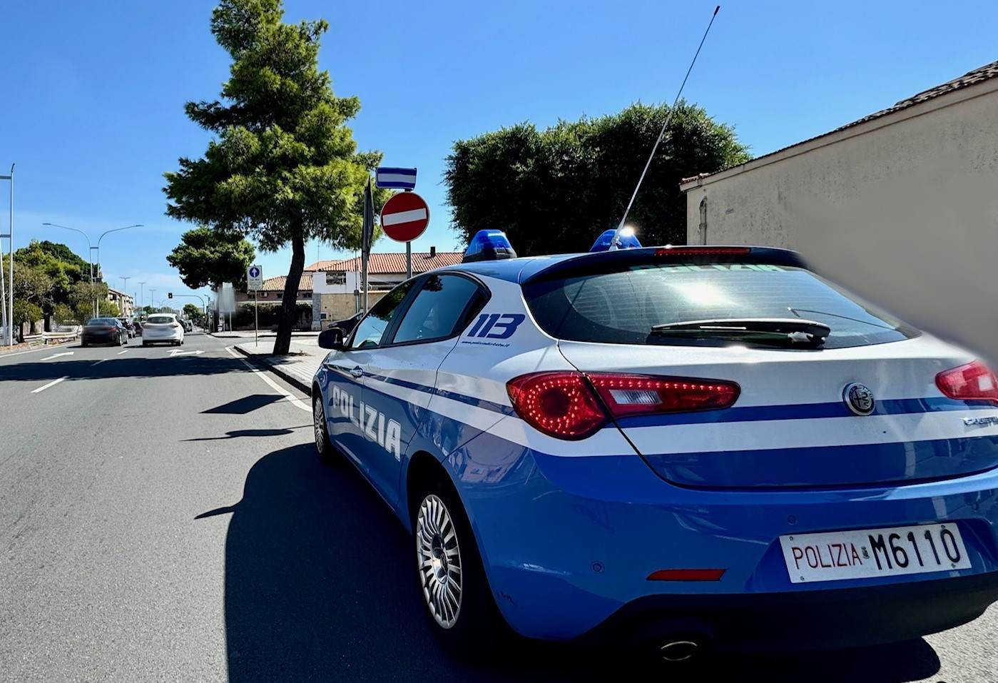 Fugge durante un controllo con la droga sotto il sedile dell’auto: incastrato pusher 19enne a Catania