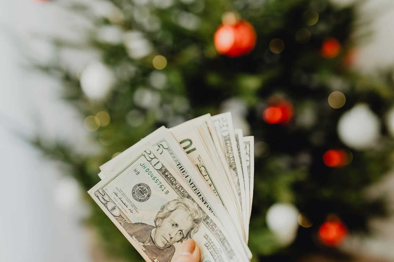 Bonus Natale, 100 euro in più insieme alla Tredicesima. Chi può fare richiesta