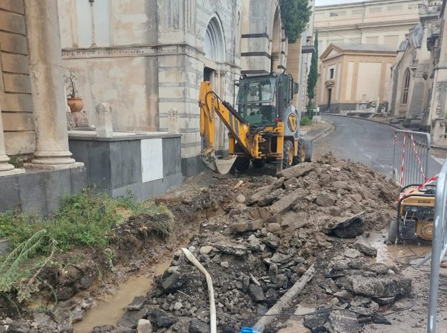 Lavori urgenti di manutenzione della condotta idrica al cimitero monumentale di Catania