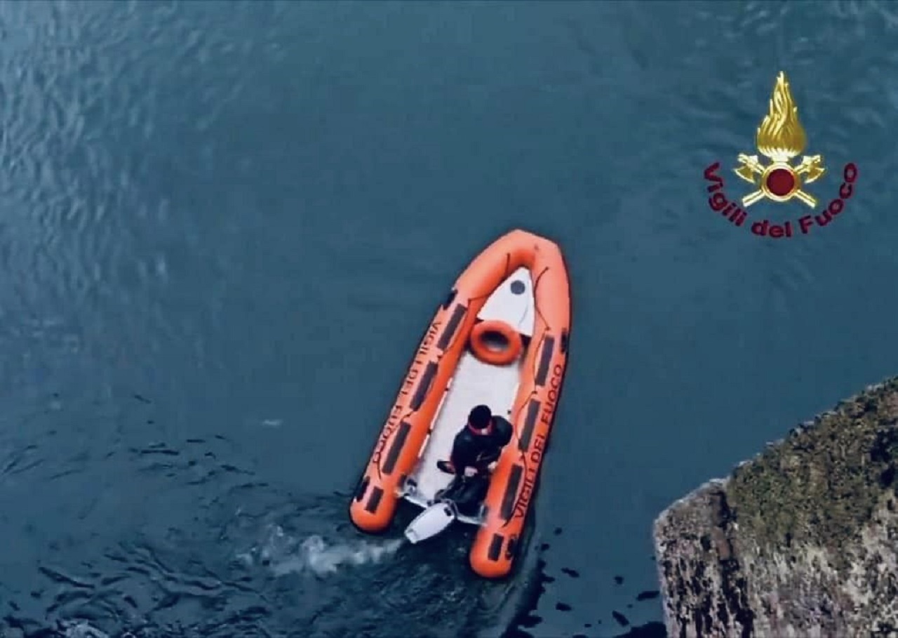 Proseguono le ricerche per trovare Antonino, il 22enne travolto da un’onda e disperso in mare