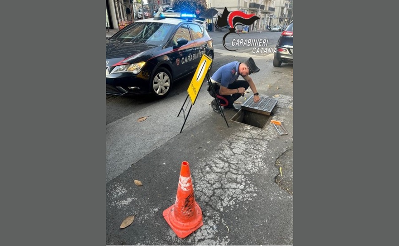 Catania, si fingono operai e allestiscono un cantiere per rubare cavi di rame: 2 arresti