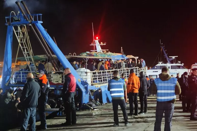 Lampedusa, sbarcati altri 176 migranti