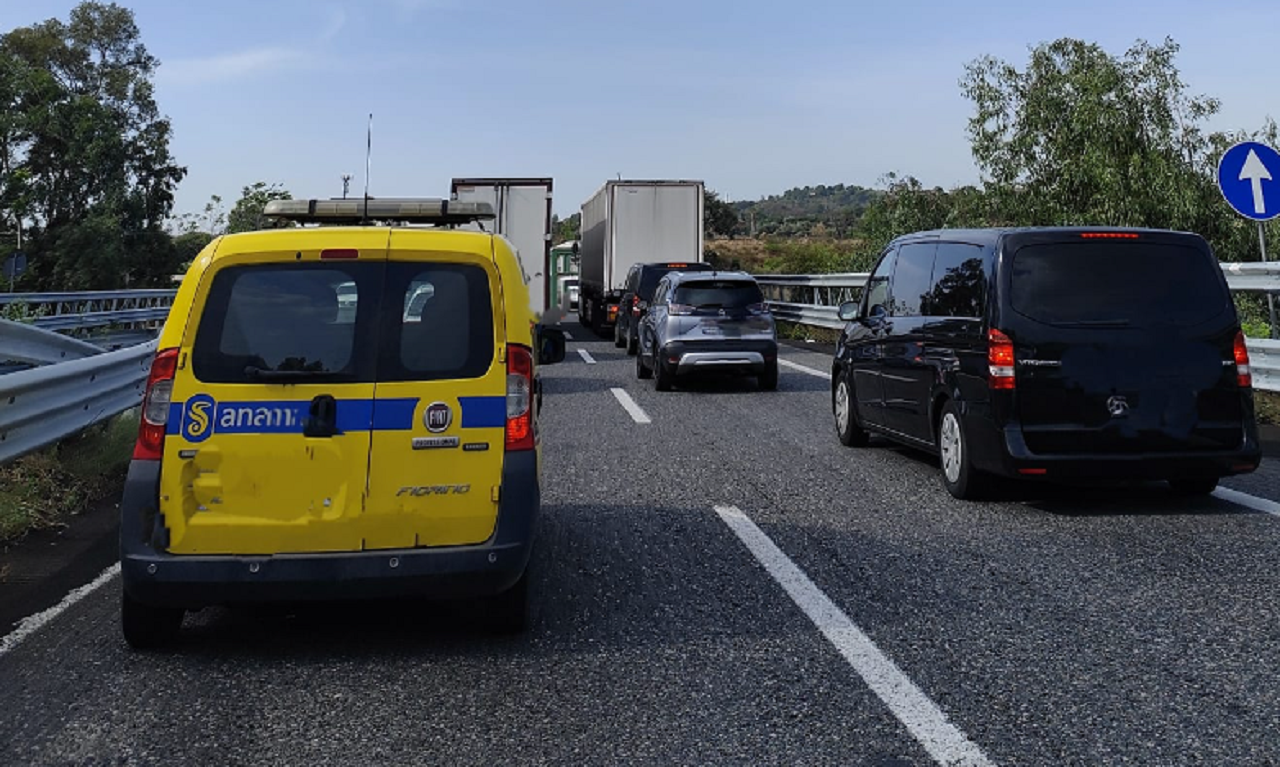 Incidente A18 tra Giarre e Acireale, lunghe code e disagi al traffico