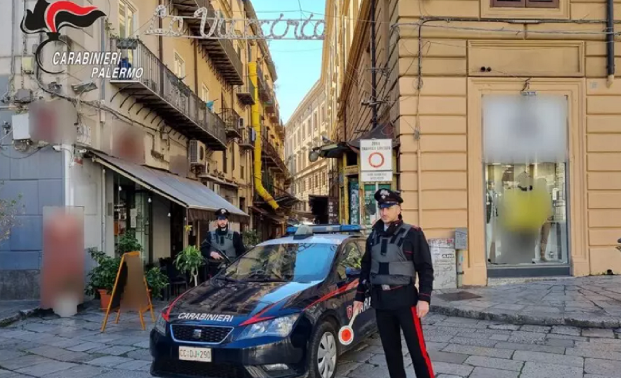 Raid di una baby gang alla Zisa, due uomini aggrediti e derubati