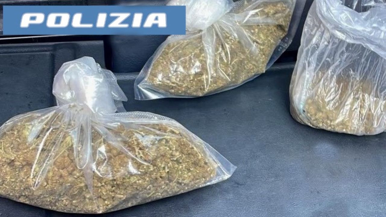 Spaccio Catania, beccato mentre vende marijuana a un ragazzo