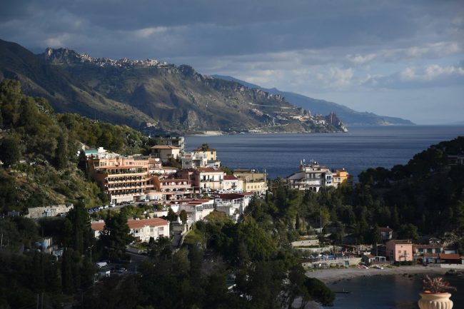 Controlli a tappeto in bar, discoteche e lidi tra Taormina, Giardini Naxos e Letojanni