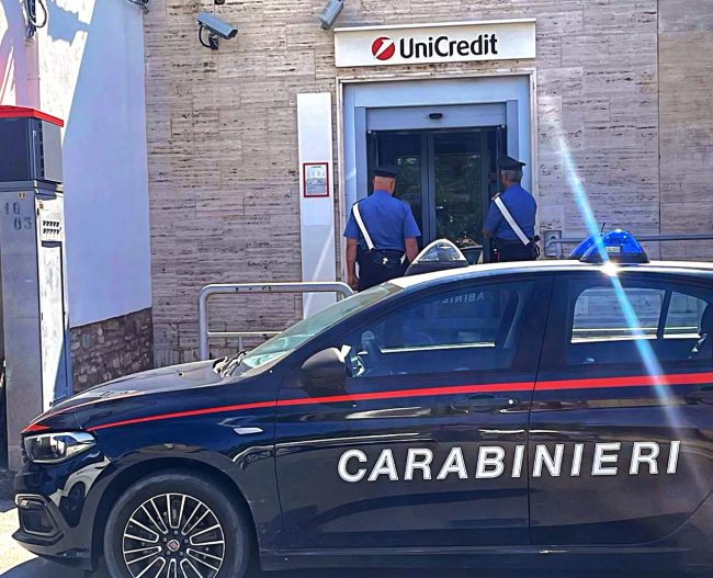 Tentativo di rapina alla filiale Unicredit di Terme Vigliatore, un arresto. Si cerca il complice