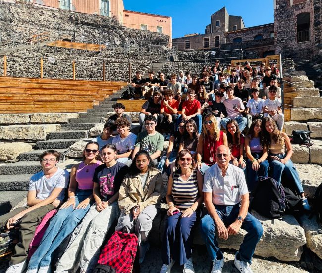 Studenti del Liceo “E. Boggio Lera” a lezione col Prof. Di Stefano al Teatro Antico di Catania