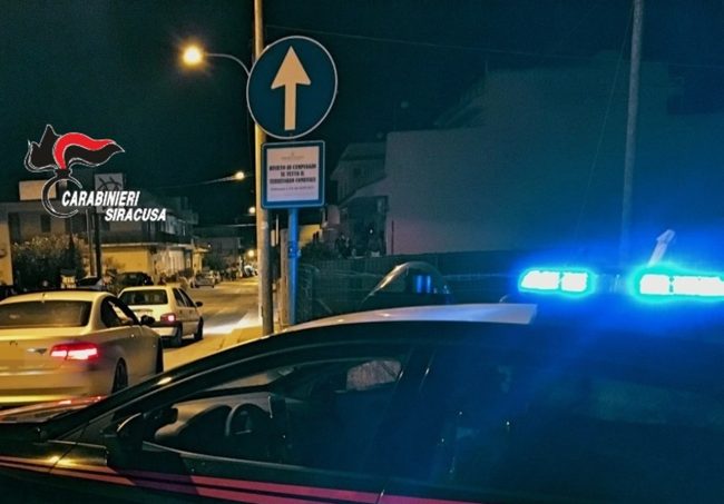 Sorpreso a vendere griffe contraffatte: in carcere 52enne ad Augusta