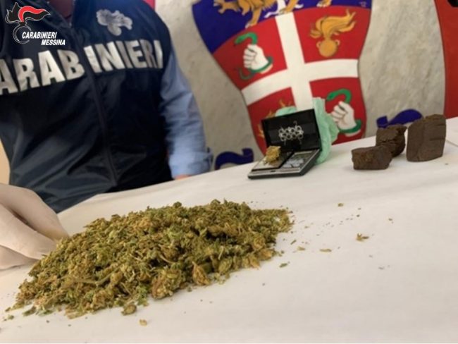 Controlli antidroga nei rioni Giostra e Camaro. Una denuncia e quattro giovani segnalati