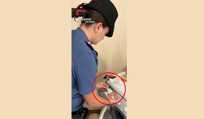Catania, nella rete dei carabinieri un altro pusher che spacciava nel pianerottolo di casa