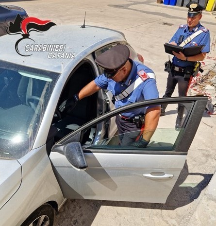 Arrestato ad Acireale un pusher scoperto a spacciare in un parcheggio