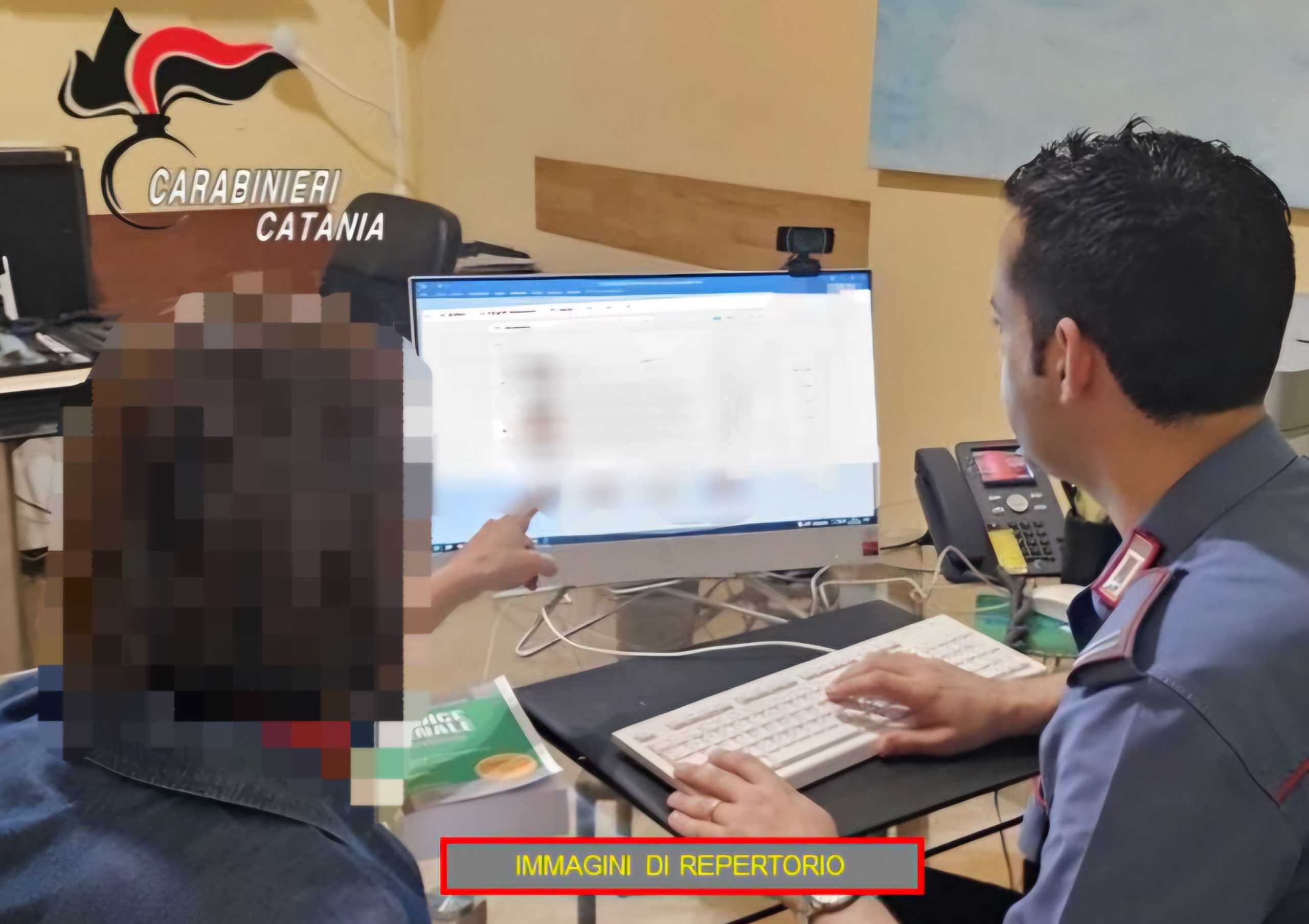 Picchia la moglie davanti ai figli, lei pubblica il video delle ferite sui social: arrestato marito violento