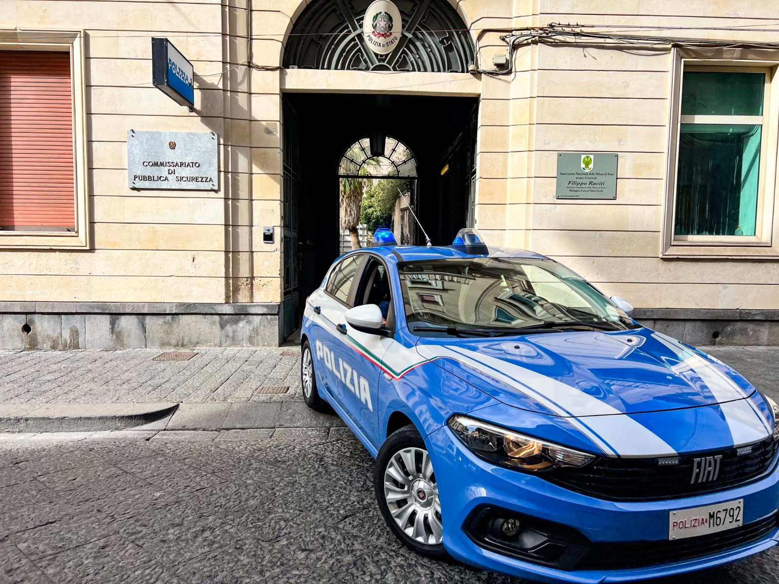 Le operazioni di oggi a Catania, spicca il blitz in un ristorante di Ognina