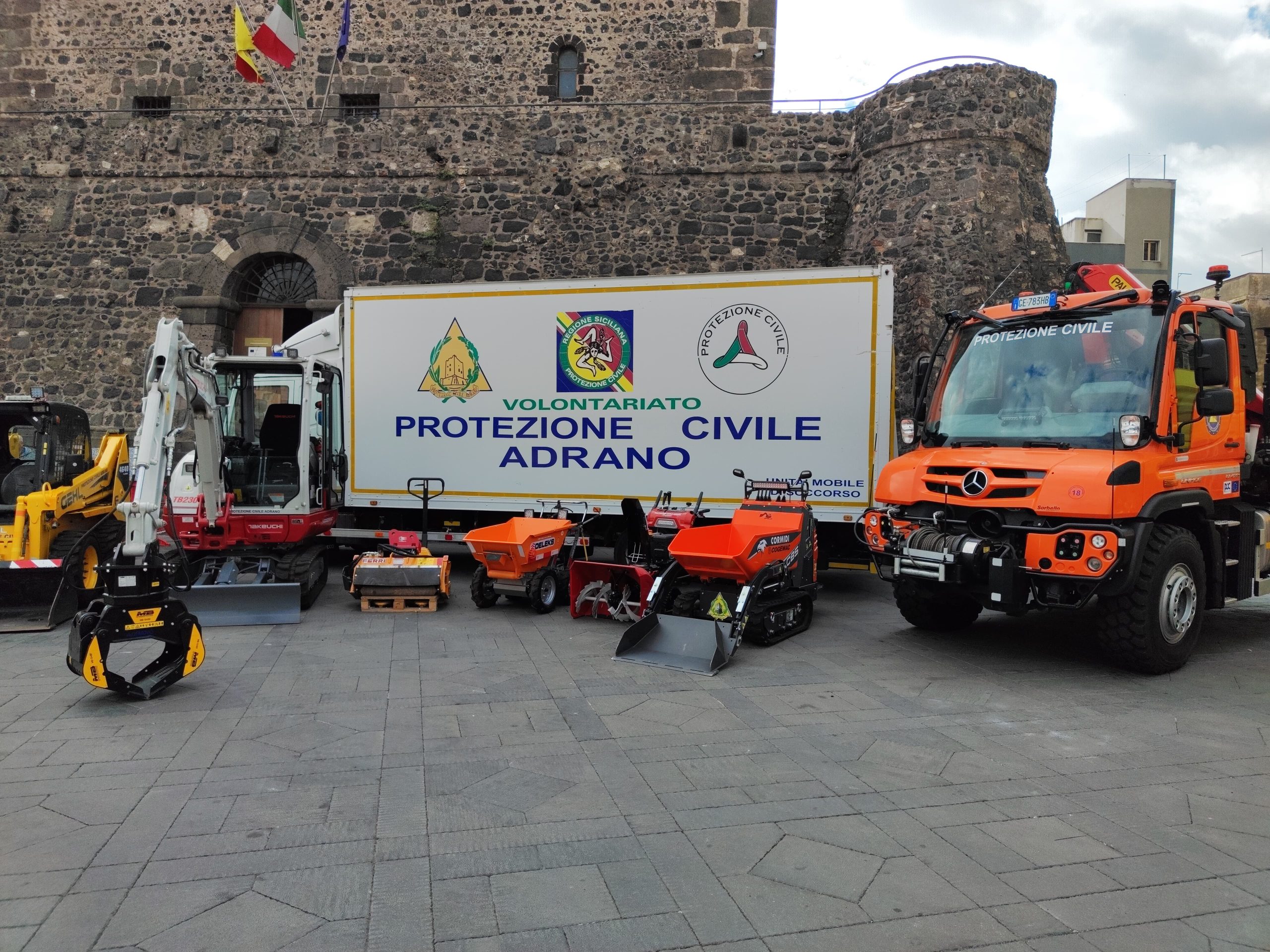 Adrano, inaugurazione nuovi mezzi in dotazione alla P.C.A. Protezione civile