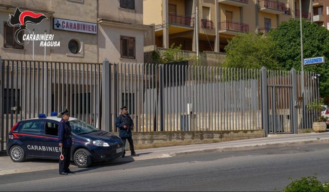 Controlli nel Ragusano, fermati due giovani alla guida senza patente