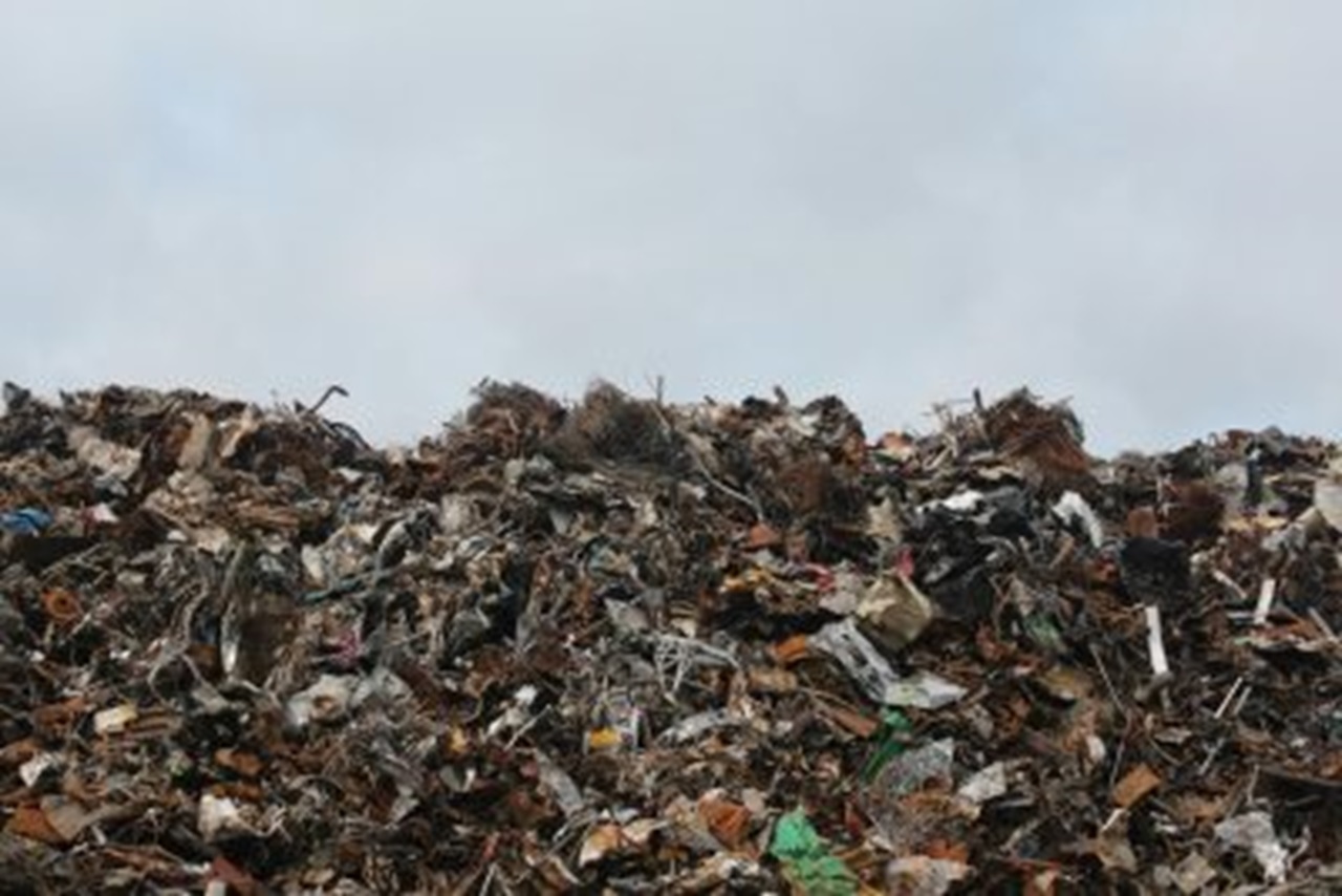 La nota della Regione: “Nessuna autorizzazione per la realizzazione di una discarica a Lentini”