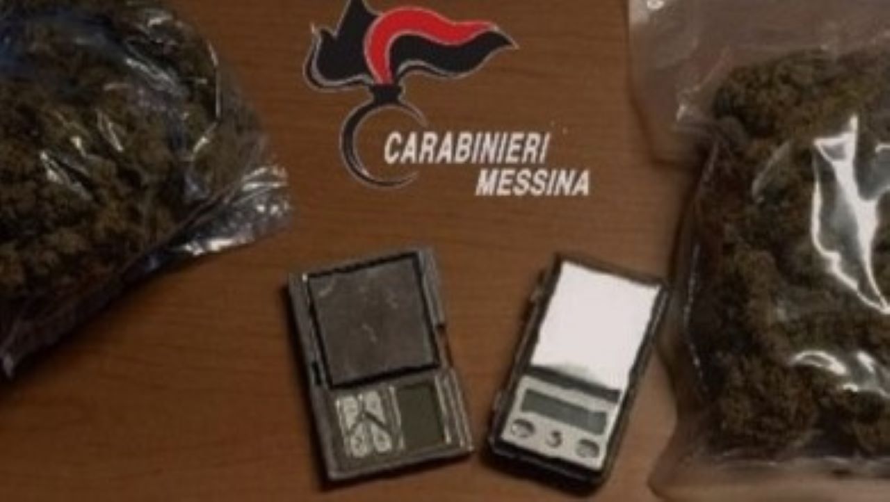 Strano odore durante un controllo ai domiciliari: beccato messinese con la droga