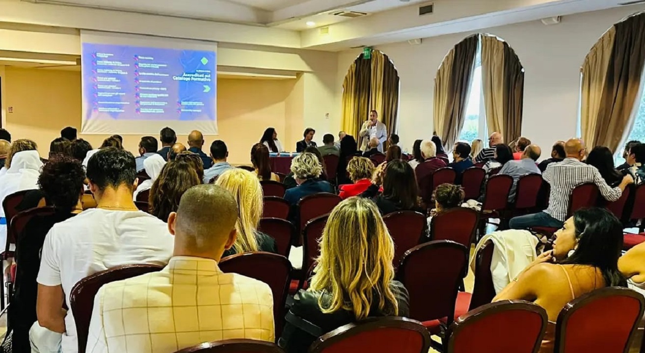 Catania, grande partecipazione al seminario “Strategia d’impresa: formazione e innovazione sostenibile”